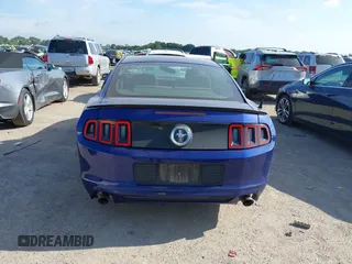 2014 Ford Mustang V6 z VIN 1ZVBP8AM2E5262050, wystawiony jako IAAI lot #42600638 z przebiegiem 208 708 mil mil oraz . Historia ofert i sprzedaży dostępna na DreamBid. Obrazek 16.