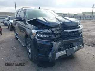 2022 Ford Expedition XLT with VIN 1FMJU1HT0NEA56894, listed as a IAAI auction lot 41450620 with 23,695 mi miles. Bid and sale history available at carsss.com. Image 1.