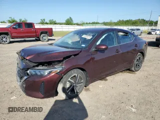 2024 Nissan Sentra SV z VIN 3N1AB8CV8RY289297, wystawiony jako Copart lot #52335375 z przebiegiem 10 527 mil mil oraz Szkoda całkowita • Salvage title. Historia ofert i sprzedaży dostępna na DreamBid. Obrazek 1.