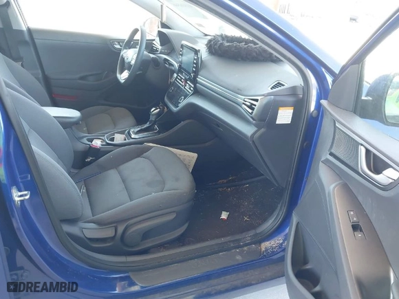 2020 Hyundai Ioniq Hybrid Blue with VIN KMHC65LC8LU241795, listed as a IAAI auction lot 41806566 with 63,774 mi miles. Bid and sale history available at carsss.com. Image 5.