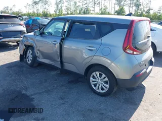 2022 Kia Soul LX with VIN KNDJ23AU3N7836692, listed as a IAAI auction lot 42066829 with 7,868 mi miles. Bid and sale history available at carsss.com. Image 3.