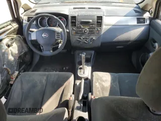 2010 Nissan Versa S z VIN 3N1BC1AP5AL360227, wystawiony jako Copart lot #55966485 z przebiegiem 197 936 mil mil oraz Szkoda całkowita • Salvage title. Historia ofert i sprzedaży dostępna na DreamBid. Obrazek 8.
