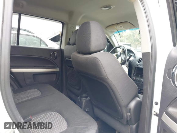 2009 Chevrolet HHR LS with VIN 3GNCA13B69S618496, listed as a IAAI auction lot 41952230 with 111,945 mi miles and . Bid and sale history available at DreamBid. Image 8.