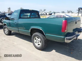 1990 Chevrolet Silverado 2500 z VIN 1GCFK24K6LZ159200, wystawiony jako IAAI lot #42083271 z przebiegiem 189 288 mil mil oraz . Historia ofert i sprzedaży dostępna na DreamBid. Obrazek 3.