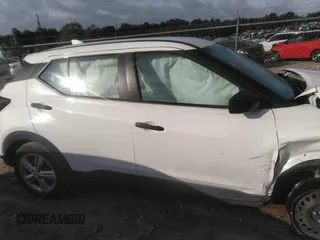 2022 Nissan Kicks S z VIN 3N1CP5BV7NL522054, wystawiony jako IAAI lot #42445264 z przebiegiem 42 648 mil mil oraz . Historia ofert i sprzedaży dostępna na DreamBid. Obrazek 13.