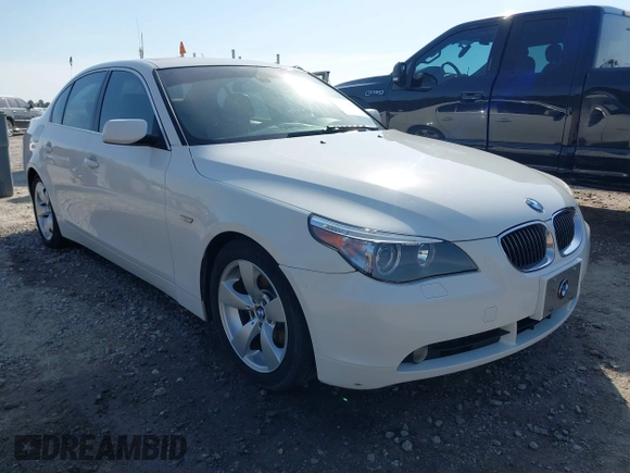 2007 BMW 5 Series 525i with VIN WBANE53527CW62776, listed as a IAAI auction lot 41870614 with 180,886 mi miles and . Bid and sale history available at carsss.com. Image 1.