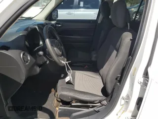2014 Jeep Patriot Sport с VIN 1C4NJPBB3ED618228, выставлен на аукционе Copart как лот 61012585 с пробегом 111 171 миль миль и Списание • Salvage title. История ставок и продаж доступна на DreamBid. Изображение 7.