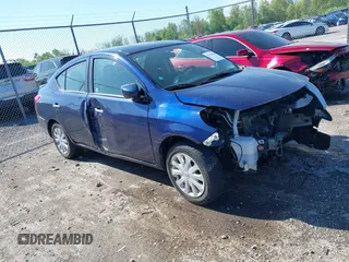 2019 Nissan Versa SV z VIN 3N1CN7APXKL859768, wystawiony jako IAAI lot #42120640 z przebiegiem 55 710 mil mil oraz . Historia ofert i sprzedaży dostępna na DreamBid. Obrazek 1.
