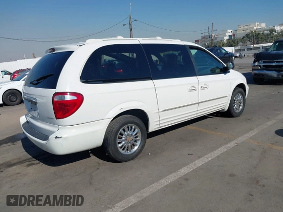 2002 Chrysler Town & Country Limited with VIN 2C8GP64L22R715175, listed as a IAAI auction lot 41312600 with 187,421 mi miles. Bid and sale history available at carsss.com. Image 4.