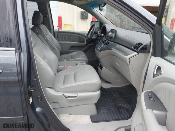 2005 Honda Odyssey EX-L with VIN 5FNRL38745B047221, listed as a IAAI auction lot 41732407 with 275,604 mi miles. Bid and sale history available at carsss.com. Image 5.