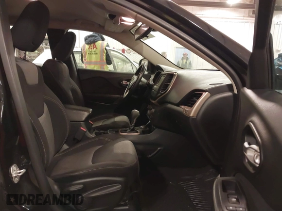 2016 Jeep Cherokee Sport with VIN 1C4PJMAB0GW321370, listed as a IAAI auction lot 41487094 with 131,336 mi miles and . Bid and sale history available at DreamBid. Image 5.