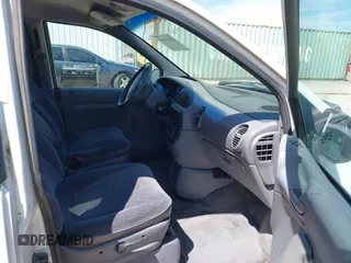 1997 Dodge Caravan with VIN 2B4FP2534VR419791, listed as a IAAI auction lot 42111019 with 274,426 mi miles and . Bid and sale history available at carsss.com. Image 5.