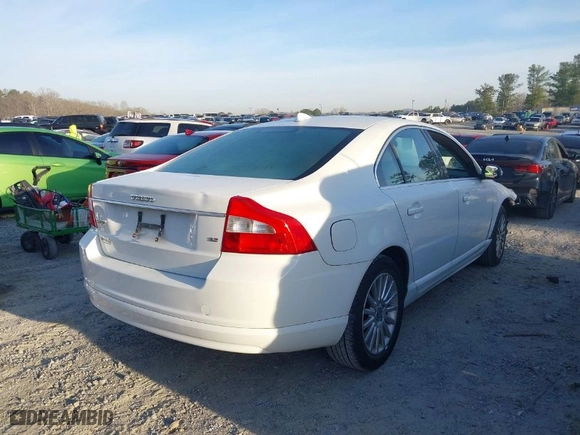 2007 Volvo S80 I6 with VIN YV1AS982471032134, listed as a IAAI auction lot 41829607 with 217,732 mi miles. Bid and sale history available at carsss.com. Image 4.