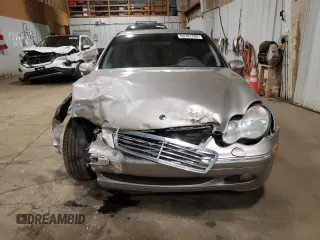 2003 Mercedes-Benz C 240 z VIN WDBRF81J63F356884, wystawiony jako Copart lot #63701705 z przebiegiem 104 856 mil mil oraz Szkoda całkowita • Salvage title. Historia ofert i sprzedaży dostępna na DreamBid. Obrazek 5.