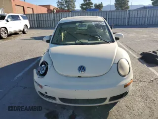 2006 Volkswagen New Beetle Coupe with VIN 3VWSW31C76M400044, listed as a Copart auction lot 84672934 with 114,350 mi miles and Salvage Title. Bid and sale history available at carsss.com. Image 5.