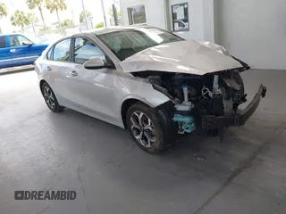 2019 Kia Forte LXS z VIN 3KPF24ADXKE059502, wystawiony jako IAAI lot #42639854 z przebiegiem 58 813 mil mil oraz . Historia ofert i sprzedaży dostępna na DreamBid. Obrazek 1.