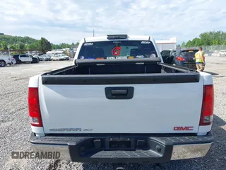 2007 GMC Sierra 1500 SLE1 с VIN 2GTEK13M271555096, выставлен на аукционе IAAI как лот 42321434 с пробегом 221 352 миль миль и . История ставок и продаж доступна на DreamBid. Изображение 16.