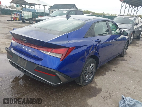 2024 Hyundai Elantra SEL with VIN KMHLM4DG9RU657512, listed as a IAAI auction lot 42041490 with 38,578 mi miles and . Bid and sale history available at DreamBid. Image 4.