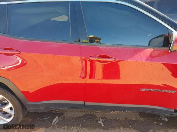 2018 Jeep Compass Limited with VIN 3C4NJDCB1JT399478, listed as a IAAI auction lot 41623853 with 34,981 mi miles. Bid and sale history available at carsss.com. Image 13.