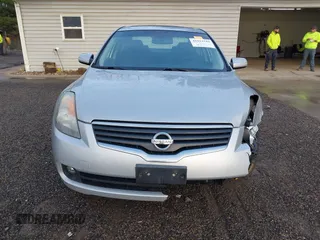 2008 Nissan Altima 3.5 SE with VIN 1N4BL21E88N454376, listed as a IAAI auction lot 41919342 with 243,006 mi miles. Bid and sale history available at carsss.com. Image 13.