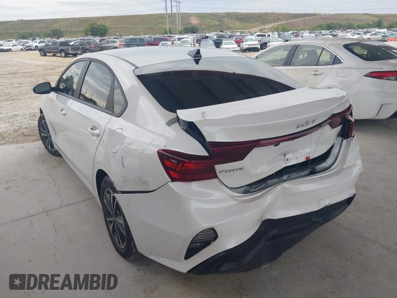 2023 Kia Forte LXS z VIN 3KPF24AD4PE612653, wystawiony jako IAAI lot #41660877 z przebiegiem 16 920 mil mil oraz . Historia ofert i sprzedaży dostępna na DreamBid. Obrazek 3.
