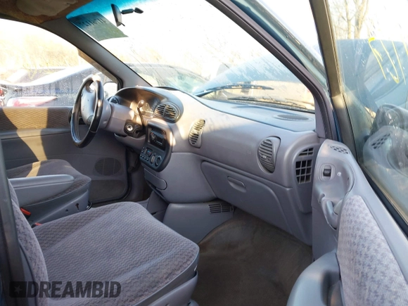 2000 Dodge Grand Caravan with VIN 2B4GP24G2YR761530, listed as a IAAI auction lot 41761127 with 200,000 mi miles and . Bid and sale history available at DreamBid. Image 5.