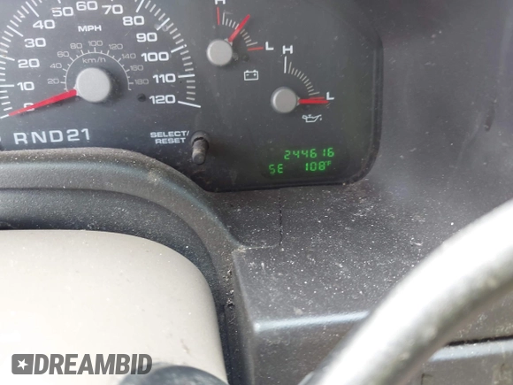 2004 Ford Expedition Special Service with VIN 1FMPU16L24LA37285, listed as a IAAI auction lot 41865431 with 244,616 mi miles. Bid and sale history available at carsss.com. Image 7.