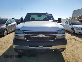 2006 Chevrolet Silverado 3500 SRW LT3 with VIN 1GCHK39DX6E139696, listed as a Copart auction lot 83018804 with 184,242 mi miles and Salvage Title. Bid and sale history available at carsss.com. Image 5.
