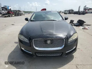 2017 Jaguar XJ Portfolio z VIN SAJWJ2GD7H8W09757, wystawiony jako Copart lot #62157725 z przebiegiem 64 060 mil mil oraz Szkoda całkowita • Salvage title. Historia ofert i sprzedaży dostępna na DreamBid. Obrazek 5.