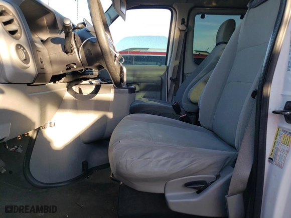 2010 Ford Econoline Wagon XL with VIN 1FBSS3BL6ADA45941, listed as a Copart auction lot 41071574 with 224,406 mi miles and Clean Title. Bid and sale history available at carsss.com. Image 7.