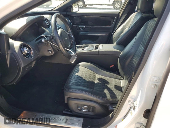 2016 Jaguar XJ Portfolio with VIN SAJWA2G79G8W00955, listed as a Copart auction lot 77650194 with 60,515 mi miles and Clean title. Bid and sale history available at DreamBid. Image 7.