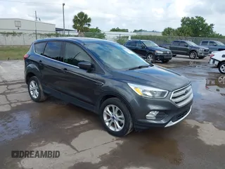 2019 Ford Escape SE with VIN 1FMCU0GDXKUB95350, listed as a IAAI auction lot 42154622 with 109,309 mi miles. Bid and sale history available at carsss.com. Image 1.