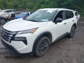2024 Nissan Rogue S z VIN 5N1BT3AA4RC681960, wystawiony jako IAAI lot #42216264 z przebiegiem 37 882 mil mil oraz . Historia ofert i sprzedaży dostępna na DreamBid. Obrazek 2.