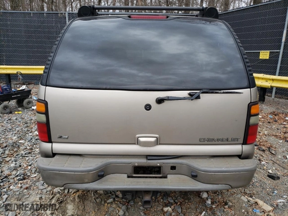 2003 Chevrolet Tahoe LT with VIN 1GNEK13Z93R197659, listed as a Copart auction lot 47641025 with 277,748 mi miles and Salvage Title. Bid and sale history available at carsss.com. Image 6.