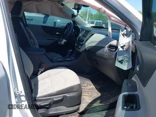 2020 Chevrolet Equinox LS z VIN 3GNAXHEV6LS683703, wystawiony jako IAAI lot #42009803 z przebiegiem 111 056 mil mil oraz . Historia ofert i sprzedaży dostępna na DreamBid. Obrazek 5.