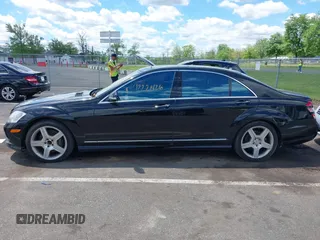 2008 Mercedes-Benz S 5.5L V8 with VIN WDDNG86X58A185159, listed as a IAAI auction lot 42221426 with 186,516 mi miles. Bid and sale history available at carsss.com. Image 14.