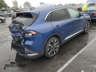 2023 VinFast VF 8 Plus z VIN RLLV1AFA7PH001723, wystawiony jako Copart lot #47847685 z przebiegiem 2227 mil mil oraz Szkody całkowita. Historia ofert i sprzedaży dostępna na DreamBid. Obrazek 3.