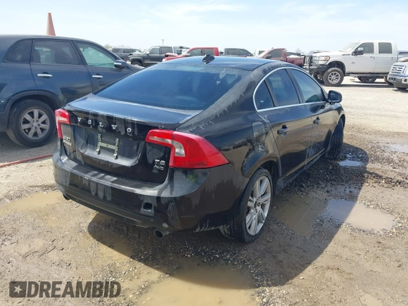 2012 Volvo S60 T6 with VIN YV1902FH4C2023235, listed as a IAAI auction lot 41659705 with 177,668 mi miles. Bid and sale history available at carsss.com. Image 4.