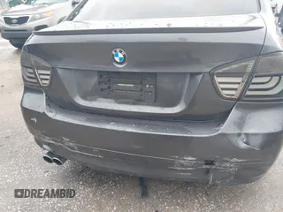 2006 BMW 3 Series 325i z VIN WBAVB13516KR64646, wystawiony jako IAAI lot #42387802 z przebiegiem 197 143 mil mil oraz . Historia ofert i sprzedaży dostępna na DreamBid. Obrazek 13.