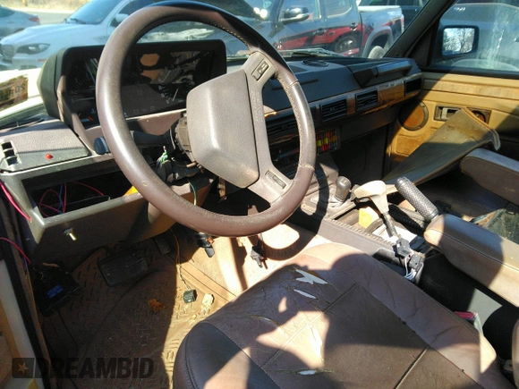 1991 Land Rover Range Rover with VIN SALHV1243MA605889, listed as a IAAI auction lot 41728970 with Not Provided miles and . Bid and sale history available at DreamBid. Image 11.