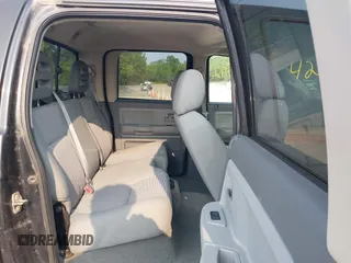 2007 Dodge Dakota SLT z VIN 1D7HW48K97S138512, wystawiony jako IAAI lot #42386042 z przebiegiem 146 629 mil mil oraz . Historia ofert i sprzedaży dostępna na DreamBid. Obrazek 8.