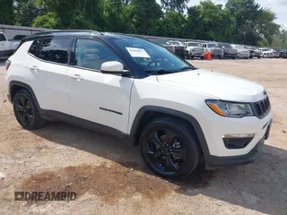 2020 Jeep Compass Altitude z VIN 3C4NJCBB4LT170274, wystawiony jako IAAI lot #42660897 z przebiegiem 118 515 mil mil oraz . Historia ofert i sprzedaży dostępna na DreamBid. Obrazek 1.