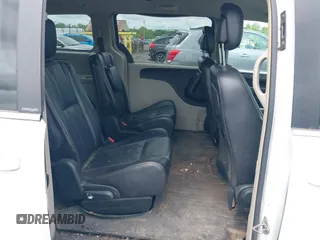 2014 Chrysler Town & Country Touring z VIN 2C4RC1BG0ER255596, wystawiony jako IAAI lot #42351678 z przebiegiem 217 632 mil mil oraz . Historia ofert i sprzedaży dostępna na DreamBid. Obrazek 8.