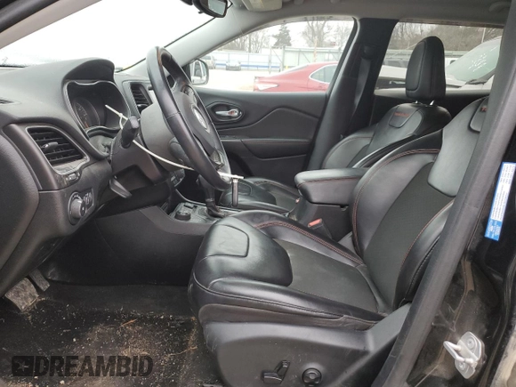 2020 Jeep Cherokee Trailhawk z VIN 1C4PJMBN6LD518073, wystawiony jako Copart lot #43611095 z przebiegiem 39 947 mil mil oraz Szkoda całkowita • Salvage title. Historia ofert i sprzedaży dostępna na DreamBid. Obrazek 7.