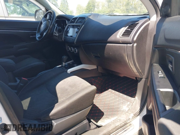 2014 Mitsubishi Outlander SE z VIN 4A4AP4AU3EE024904, wystawiony jako IAAI lot #42373011 z przebiegiem 121 482 mil mil oraz . Historia ofert i sprzedaży dostępna na DreamBid. Obrazek 5.