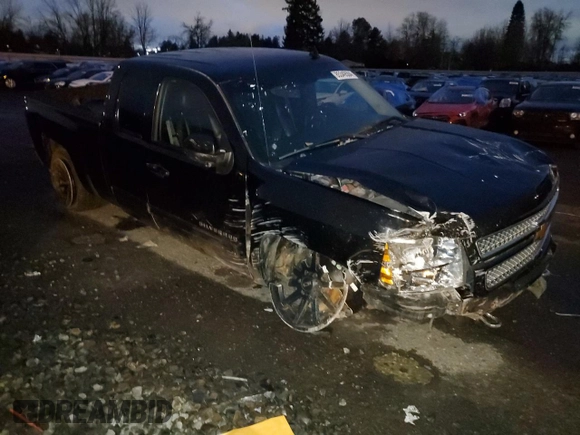 2013 Chevrolet Silverado 1500 LTZ with VIN 1GCRKTE77DZ149130, listed as a Copart auction lot 85349504 with 136,782 mi miles and Salvage Title. Bid and sale history available at DreamBid. Image 4.