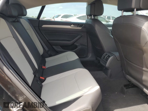 2020 Volkswagen Arteon SE z VIN WVWAR7AN7LE013526, wystawiony jako Copart lot #52791425 z przebiegiem 28 480 mil mil oraz Czysty tytuł • Clean title. Historia ofert i sprzedaży dostępna na DreamBid. Obrazek 10.