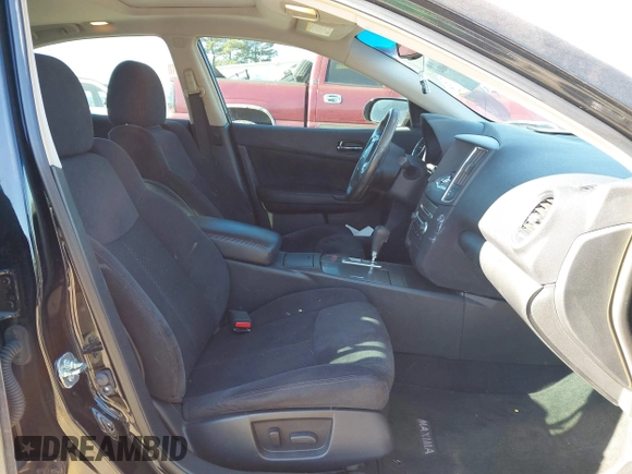 2014 Nissan Maxima SV z VIN 1N4AA5AP0EC479039, wystawiony jako IAAI lot #41346084 z przebiegiem 235 823 mil mil oraz . Historia ofert i sprzedaży dostępna na DreamBid. Obrazek 5.
