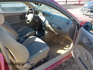 2002 Ford Escort ZX2 Standard z VIN 3FAFP11382R198680, wystawiony jako IAAI lot #41420862 z przebiegiem 184 102 mil mil oraz . Historia ofert i sprzedaży dostępna na DreamBid. Obrazek 5.