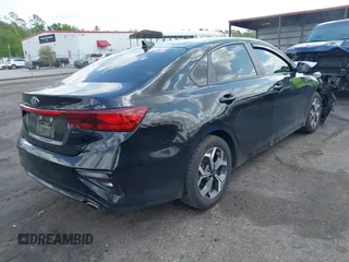 2019 Kia Forte LXS z VIN 3KPF24AD8KE083734, wystawiony jako IAAI lot #41936370 z przebiegiem 89 159 mil mil oraz . Historia ofert i sprzedaży dostępna na DreamBid. Obrazek 4.